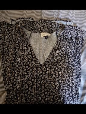Universal Thread Black Floral V-Neck Dress